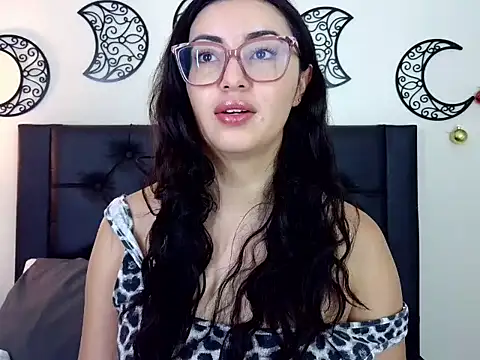 Snapshot of EvoletFMK chatting on December 1, 2025, 1:49 pm EvoletFMK online show from December 1, 2025, 1:49 pm