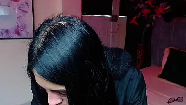 Violettasquirt online show from December 5, 2025, 1:42 pm