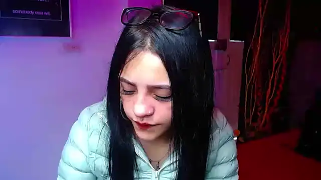 Violettasquirt online show from January 7, 2026, 1:46 pm