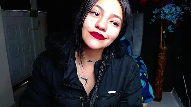 Violettasquirt online show from March 10, 2026, 2:00 pm