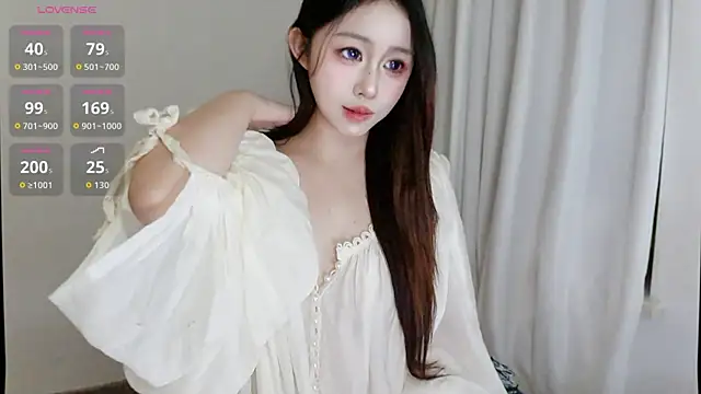 Snapshot of Hazel-11 chatting on November 1, 2025, 3:03 pm Hazel-11 online show from November 1, 2025, 3:03 pm