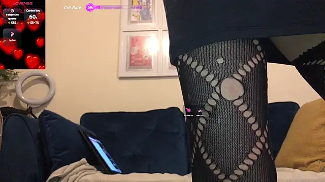 lolaisagoodtime online show from December 20, 2024, 1:11 pm