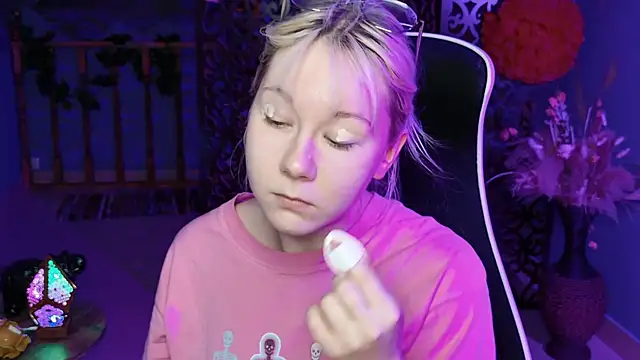 NancyMartinez online show from March 20, 2025, 5:13 am