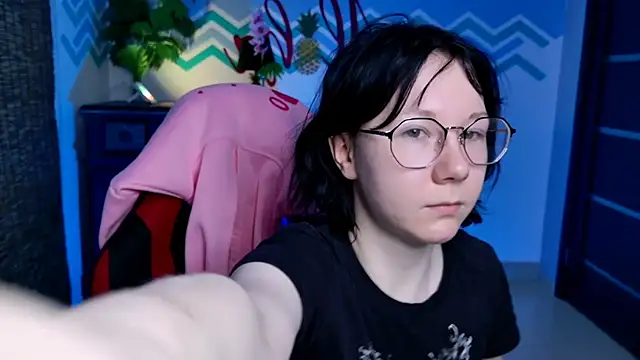 NancyMartinez online show from October 25, 2025, 5:04 am