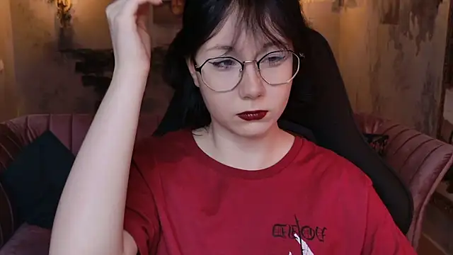 NancyMartinez online show from November 6, 2025, 9:10 am