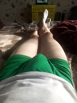 red red00 online show from March 9, 2025, 12:42 pm