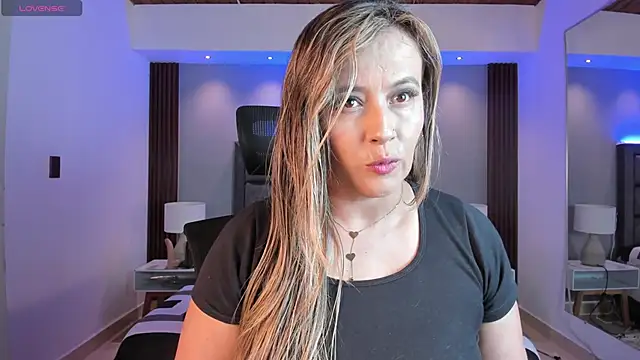 Snapshot of Susann_Ross chatting on January 10, 2026, 11:01 am Susann Ross online show from January 10, 2026, 11:01 am