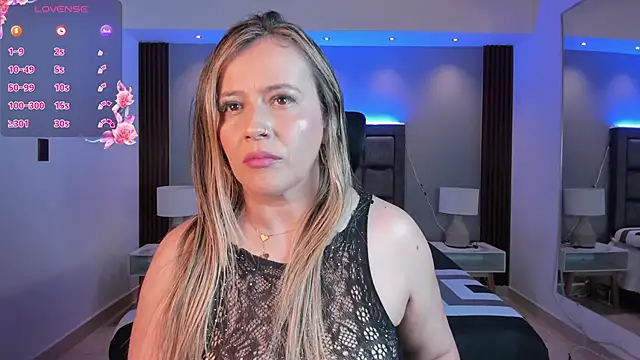 Snapshot of Susann_Ross chatting on January 12, 2026, 11:26 am Susann Ross online show from January 12, 2026, 11:26 am