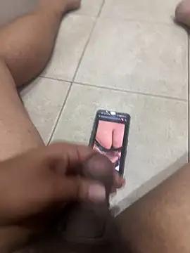 Snapshot of Dirty_08 chatting on November 25, 2025, 11:32 am Dirty 08 online show from November 25, 2025, 11:32 am