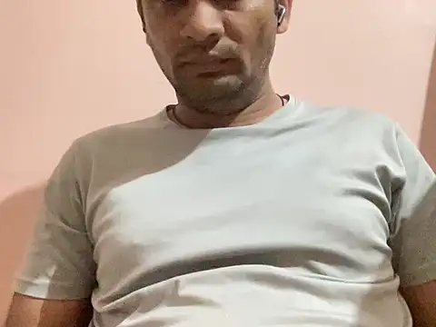 NiceBoy9099 online show from November 14, 2025, 11:02 pm