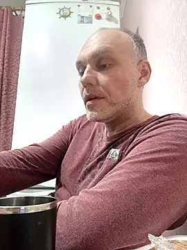 Pineapple04 online show from November 28, 2025, 5:37 pm