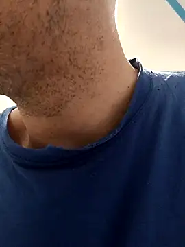 Pineapple04 online show from April 18, 2026, 5:33 am