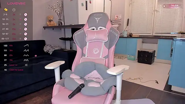 wwildfox online show from March 7, 2025, 9:59 pm