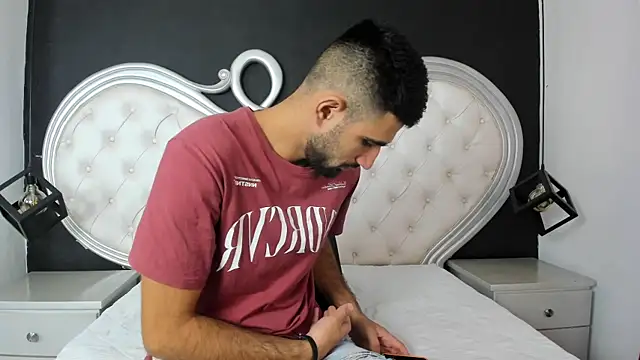 Ethan  Walker online show from February 25, 2025, 3:27 pm