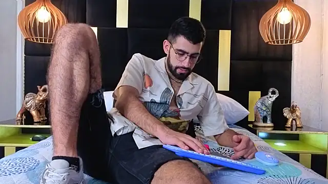 Ethan  Walker online show from September 23, 2025, 7:17 pm