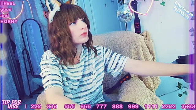 Snapshot of Toxic_Ellies chatting on December 27, 2024, 4:21 pm Toxic Ellies online show from December 27, 2024, 4:21 pm