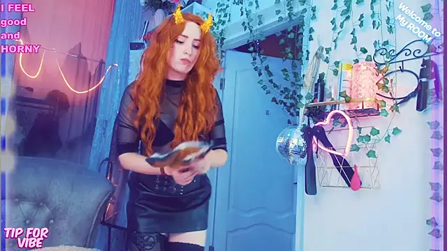 Snapshot of Toxic_Ellies chatting on December 29, 2024, 3:46 pm Toxic Ellies online show from December 29, 2024, 3:46 pm