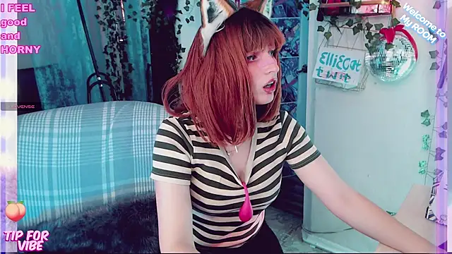 Snapshot of Toxic_Ellies chatting on January 29, 2025, 12:24 pm Toxic Ellies online show from January 29, 2025, 12:24 pm