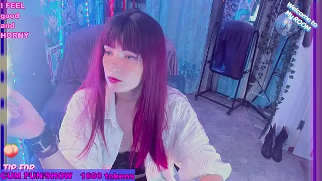 Snapshot of Toxic_Ellies chatting on February 6, 2025, 2:37 pm Toxic Ellies online show from February 6, 2025, 2:37 pm