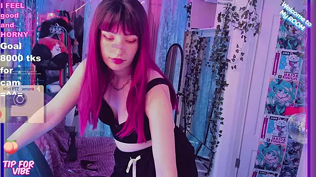 Snapshot of Toxic_Ellies chatting on February 7, 2025, 5:29 pm Toxic Ellies online show from February 7, 2025, 5:29 pm