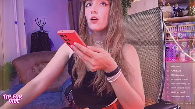 Snapshot of Toxic_Ellies chatting on September 14, 2025, 2:16 pm Toxic Ellies online show from September 14, 2025, 2:16 pm