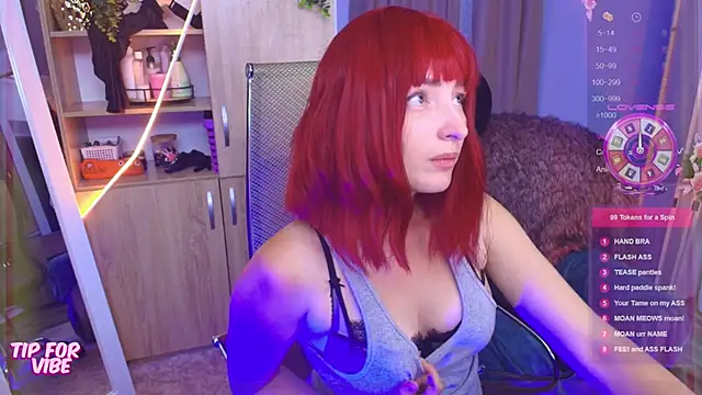 Snapshot of Toxic_Ellies chatting on September 19, 2025, 3:34 pm Toxic Ellies online show from September 19, 2025, 3:34 pm