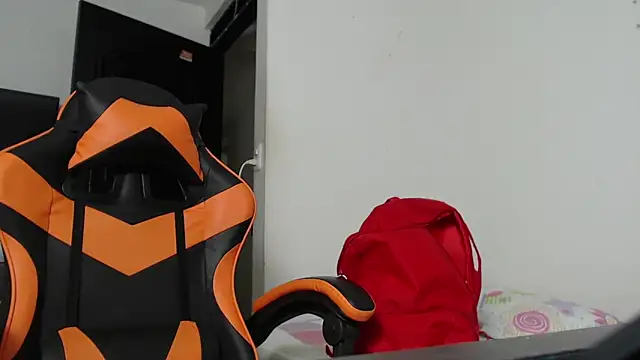 Snapshot of ADAM_HOT chatting on December 18, 2025, 12:27 am ADAM HOT online show from December 18, 2025, 12:27 am