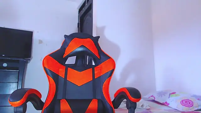 Snapshot of ADAM_HOT chatting on December 18, 2025, 9:54 pm ADAM HOT online show from December 18, 2025, 9:54 pm