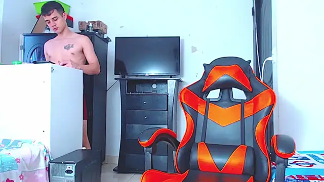 Snapshot of ADAM_HOT chatting on January 9, 2026, 10:33 pm ADAM HOT online show from January 9, 2026, 10:33 pm