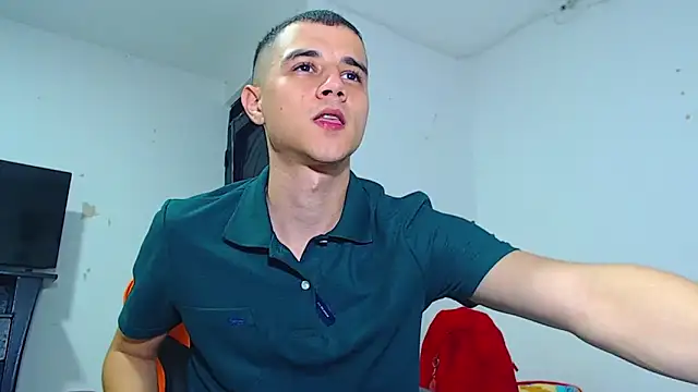 Snapshot of ADAM_HOT chatting on January 18, 2026, 2:26 am ADAM HOT online show from January 18, 2026, 2:26 am