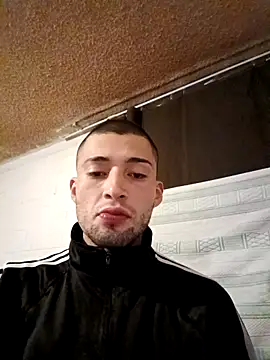 Suggarwhite18CM online show from October 13, 2025, 5:07 am