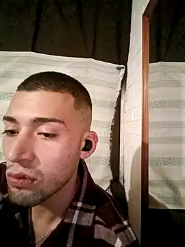 Suggarwhite18CM online show from November 1, 2025, 6:37 am