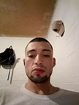 Suggarwhite18CM online show from November 8, 2025, 7:45 pm