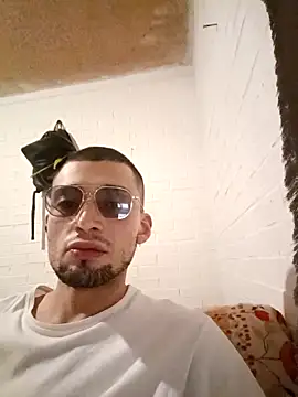 Suggarwhite18CM online show from November 10, 2025, 7:51 am