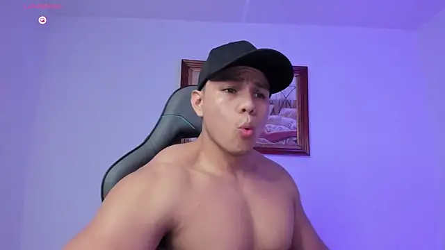 Snapshot of RoyConstance chatting on February 17, 2026, 2:08 am RoyConstance online show from February 17, 2026, 2:08 am