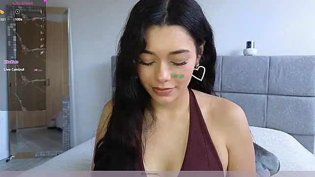 Soffimoon  online show from May 28, 2026, 8:06 pm