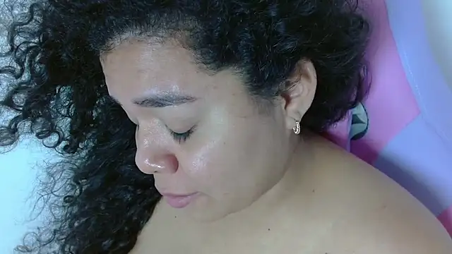 yulissa18 online show from March 21, 2025, 11:23 pm