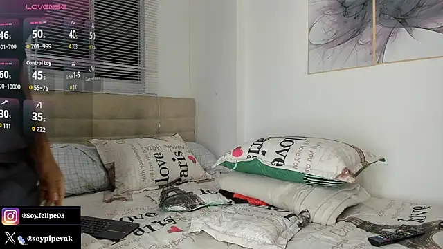 soyander03  online show from November 23, 2025, 9:42 am