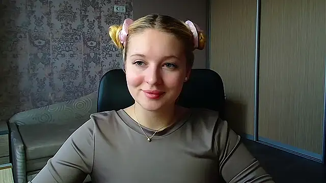 Milka kiss  online show from May 16, 2026, 11:42 am