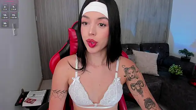 zoee jackson online show from February 19, 2026, 5:20 pm