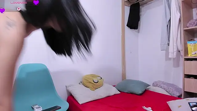 LilitRobins online show from January 13, 2026, 7:52 pm