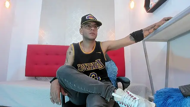 Andrey u92 online show from November 12, 2025, 7:46 pm