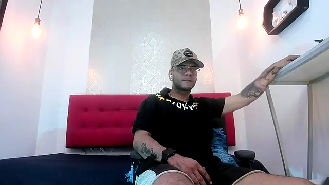 Andrey u92 online show from November 16, 2025, 8:36 pm