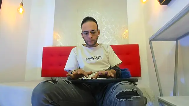 Andrey u92 online show from November 27, 2025, 7:49 pm