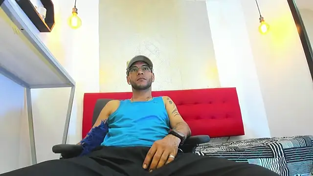 Andrey u92 online show from November 28, 2025, 7:38 pm