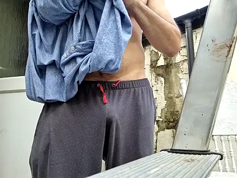 stavroun online show from September 23, 2025, 3:15 pm