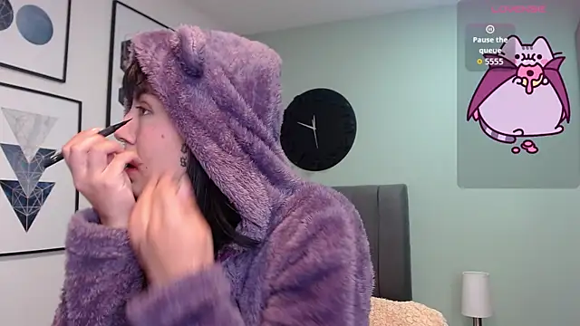 amy adams1 online show from November 7, 2025, 4:45 am