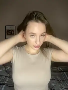 EdnaBradley online show from December 17, 2025, 2:01 pm