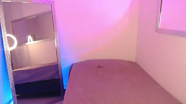 michaela cox online show from March 22, 2025, 6:58 pm