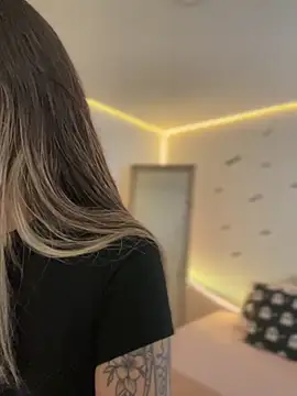 Snapshot of AmmyCollinsW chatting on November 1, 2025, 8:00 pm AmmyCollinsW online show from November 1, 2025, 8:00 pm